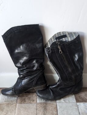 Black Leather Mid-Calf Women's Boots